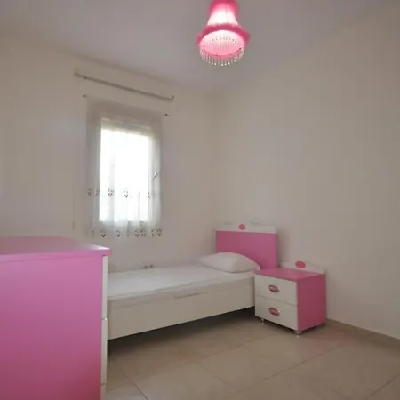 Sleeps 7 With Pool Air Con And Wifi Gündoğan